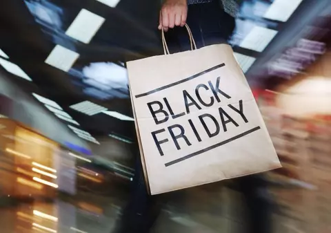 Aparate foto la reducere de Black Friday 2017