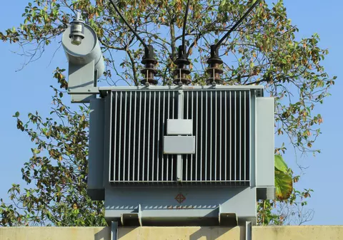 LIBERTATEA TE AJUTĂ: Despăgubiri pentru un transformator de curent electric plasat pe o proprietate privată?