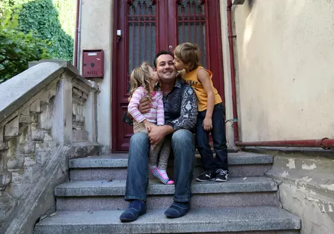 EXCLUSIV/ Dragoș Dolănescu a primit cel mai amar dar de la fratele lui, Ionuț. I-a scris o melodie plină de venin