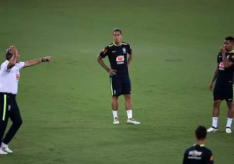 Perù-Brazilia 0-2. Seleção strălucește cu Tite. A egalat un record de pe vremea lui Pelé