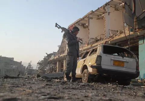 Atentat asupra unui consulat german: doi morți și zeci de răniți. Celulă de criză la Berlin