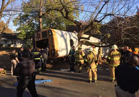 Șase copii au murit și 23 au fost răniți, în urma unui accident din statul american Tennessee | FOTO