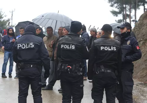 Aproximativ 1.000 de persoane au fost arestate în Turcia, fiind acuzate că au legături cu mișcarea lui Gulen