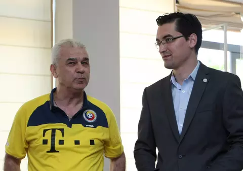 Anghel Iordănescu, acuzat încă o dată de trădare pe linie politică: ”Era în echipa lui Gică Popescu și s-a dus cu ăștia! Gabi Oprea i-a spus să rămână pe baricade”