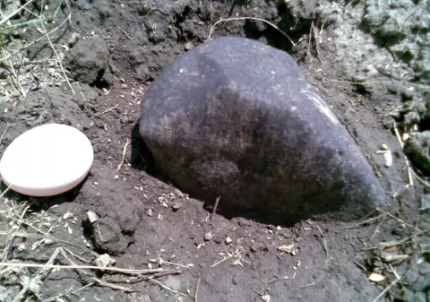 Norocul vine și din spațiu. Câți bani faci când îți cade un meteorit în față