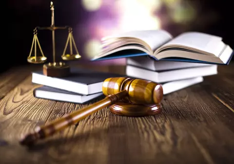 LIBERTATEA TE AJUTĂ:  O sentință definitivă și irevocabilă mai poate fi atacată?