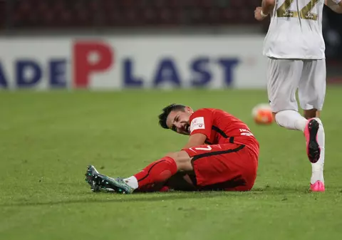 ACS Poli - Dinamo 1-2. Steliano Filip s-a ales cu o tăietură groaznică. Foto în articol!