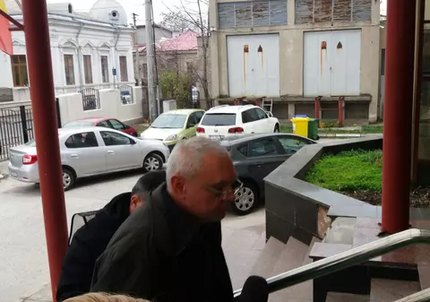 Profesor vizat de perchezițiile procurorilor! Cum lua șpagă