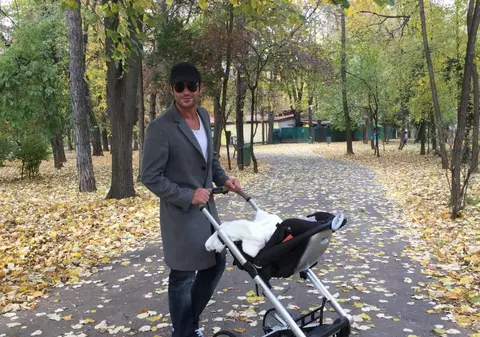 Radu Vâlcan se declară ”guru în ale rahatului” de bebeluș