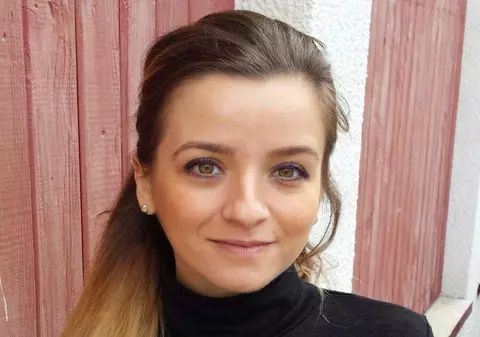 Ține sub control scleroza multiplă. Povestea unei tinere care s-a luptat cu boala. Raluca a rămas însărcinată