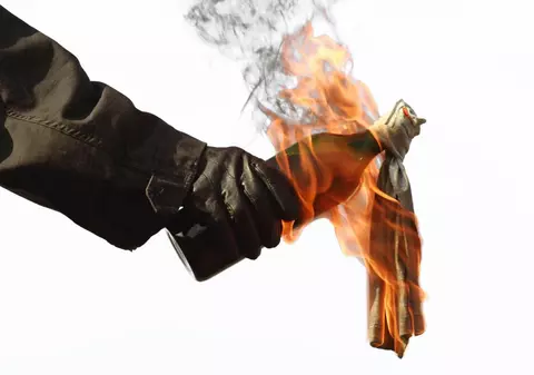 Atentat la viața primarului din Buzău! A vrut să îi dea foc