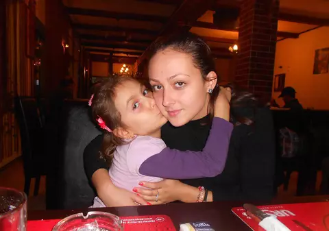 Dragostea de soră: ”Vreau să aibă o copilărie fericită, așa cum merită de fapt!”