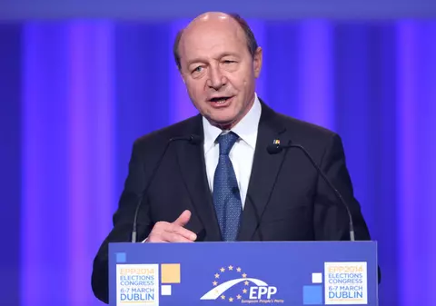 Alegeri în Republica Moldova| Traian Băsescu a votat pentru candidata pro-europeană: „Orice om care gândește puțin va opta pentru Maia Sandu”