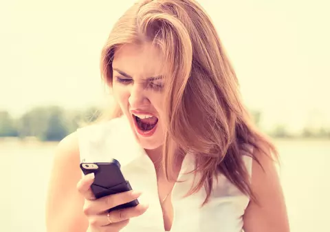 Un număr de telefon portat în altă rețea. Cum îți dai seama?