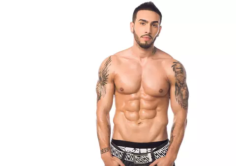 EXCLUSIV. Începe telenoVELEA! Alex Velea a debutat cu stângul în războiul pentru stabilirea paternității celor doi fii ai săi