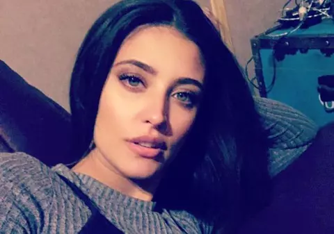 Primul selfie al Antoniei după ce a născut a treia oară. Cum s-a fotografiat artista