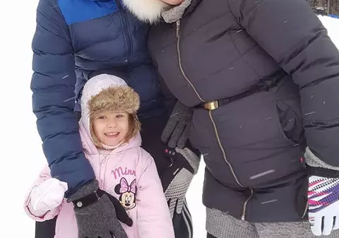 Fetița Oanei Roman a primit un papagal. Ce nume i-a pus vedeta