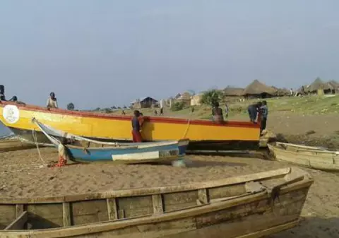 Tragedie în fotbal. O echipă și fanii ei s-au înecat în Lacul Albert din Uganda!