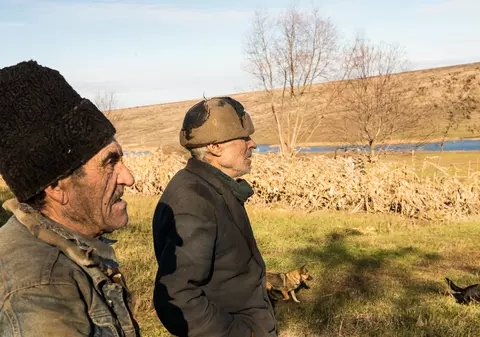 Satul din Botoșani cu doi frați certați. Singurii locuitori ai cătunului fantomă nu-și vorbesc de ani de zile