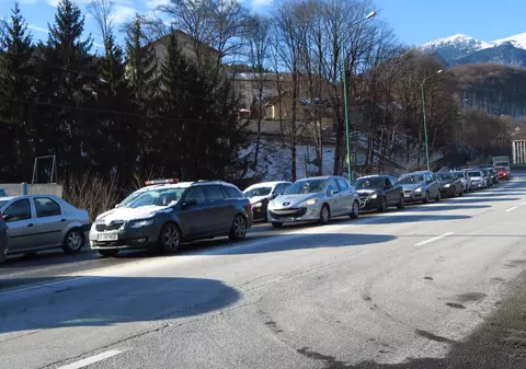 Românii se întorc din minivacanța de 1 Decembrie. Cum se circulă pe drumul dinspre munte