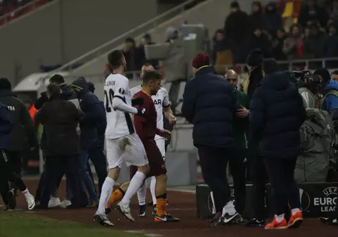 Cine i-a luat tricoul lui Francesco Totti. Goana penibilă a fotbaliștilor românilor după ”mocăciuni”