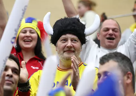 Imagini emoționante de la Helsingborg, la meciul România - Ungaria. Suporterii români au cântat însuflețit imnul național / VIDEO