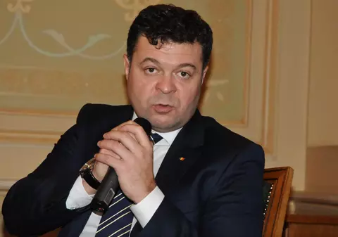 Rectorul Universității de Vest, suspectat de plagiat. Marilen Pirtea anchetează plagiatul șefei DNA, Laura Codruța Kovesi