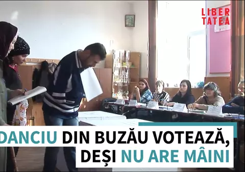 Alegeri parlamentare 2016. Un bărbat din Buzău, fără mâini, a mers la vot. A ținut buletinul de vot în dinți și l-a introdus în urnă