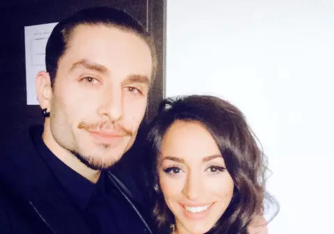 Ruby, în pat alături de pisicile și câinii ei. Fanii au luat foc. "Foarte igienic"