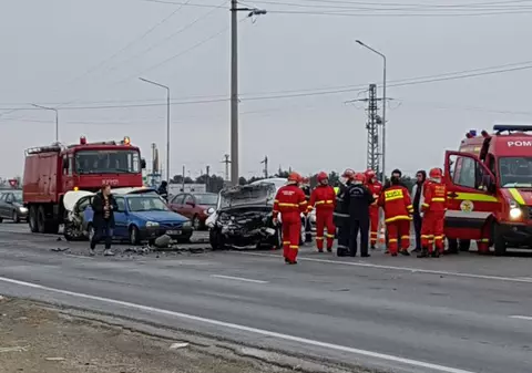 Accident pe DN1 între Ploiești și Brașov. O persoană a murit și alte trei au fost rănite, după un carambol cu trei mașini