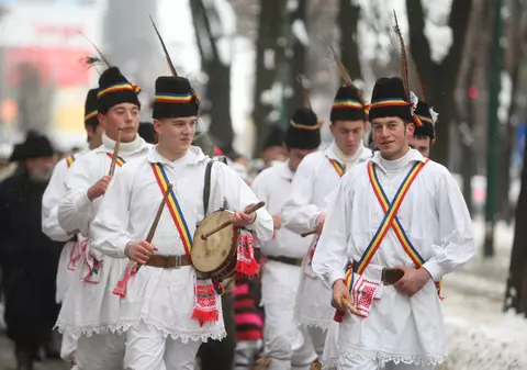 ȘTIAI CĂ? Colindătorii se mai numesc și... pitărăi