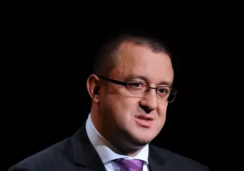 Patru din ultimii cinci conducători ai ANAF și-au băgat mâinile până la cot în “borcanul cu miere”