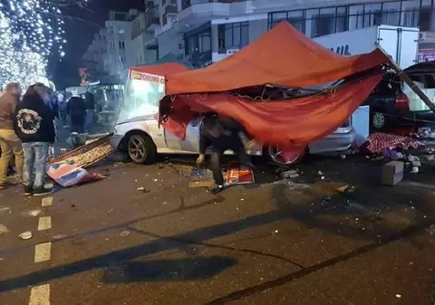 Un șofer a intrat cu mașina într-un stand la Târgul de Crăciun din Mioveni