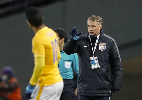 Dan Petrescu s-a calificat cu emoții în ”sferturile” Cupei Președintelui din Emiratele Arabe Unite