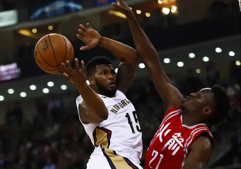 Cea mai urâtă aruncare din baschet! Chinanu Onuaku, debutant în NBA, îi face pe toți să râdă! FOTO și VIDEO