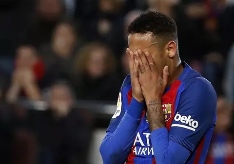 Neymar şi părinţii săi sunt chemaţi în judecată pentru fraudă fiscală