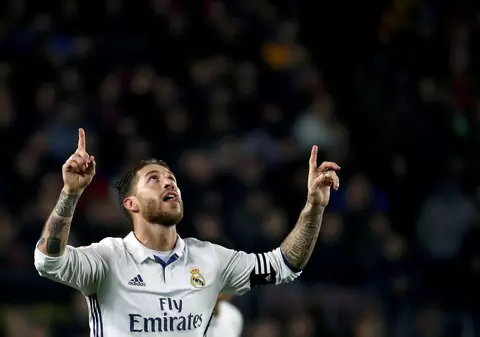 Tatuajele lui Sergio Ramos. Ce semnifică cifrele pe care spaniolul le-a trecut pe degetele de la mâna stângă