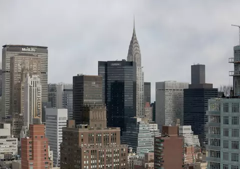 Incendiu puternic într-un zgârie-nori din Manhattan | VIDEO