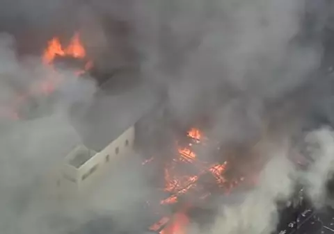 Incendiu de proporții într-un orășel din Japonia. 50 de locuințe au fost distruse de flăcări | VIDEO