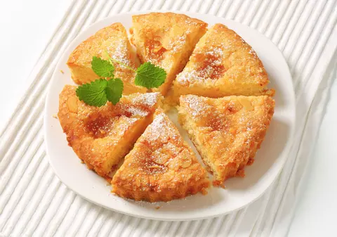 Prăjitură din mere fără aluat la doar 9 lei. Libertatea te ajută să găteşti ieftin şi bun