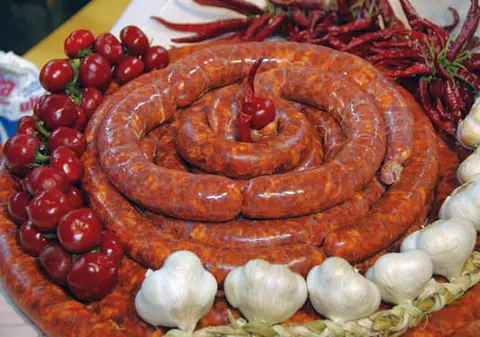 Știi această rețetă de cârnați păstrată în Banat în mare secret de sute de ani?