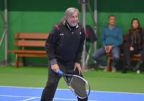 Ilie Năstase a revenit pe teren. Nasty și Cosac au jucat într-un meci demonstrativ din cadrul Galei Arbitrilor de la Curtea de Argeș
