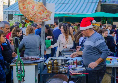 Tradițiile ciudate ale celor trei milioane de români care nu sărbătoresc Crăciunul