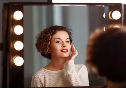 Lecția de machiaj rapid: ce poți face în doar 7 minute