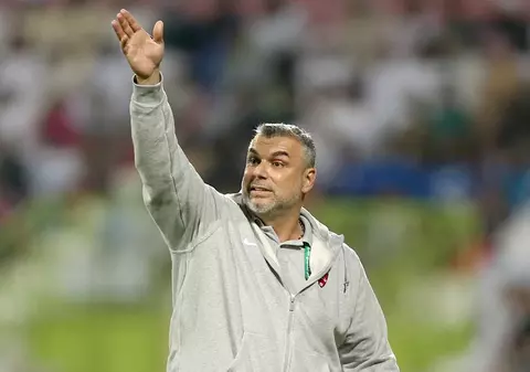 Cosmin Olăroiu a pierdut derby-ul campionatului din Emiratele Arabe Unite și a coborât de pe podium / VIDEO