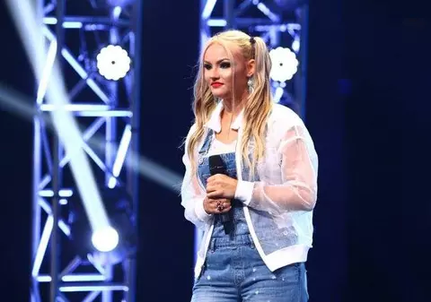 Alexandra Tănăsoiu l-a dat gata pe solistul de la Alphaville!