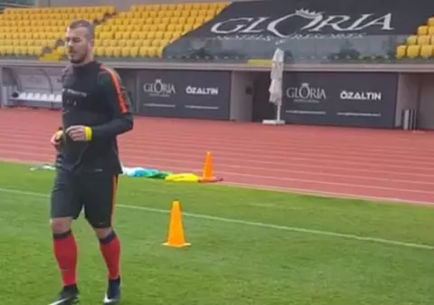 Fotbaliștii Stelei fac pregătire fizică spartană în cantonamentul din Turcia. Alibec transpiră / VIDEO