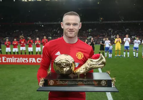 Wayne Rooney a primit trofeul pentru cel mai prolific golgheter din istoria lui Manchester United