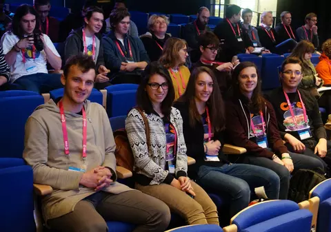 5 elevi români au fost premiați de NASA și MIT