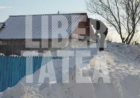 În satele din Bărăgan, lovite de viscol, domnește sărăcia. După zile-n șir de izolare, oamenii au provizii din ce în ce mai puține